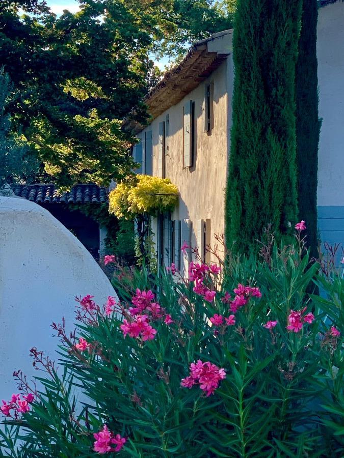 Les Jardins De Sitaara Bed & Breakfast Cucuron Exterior photo