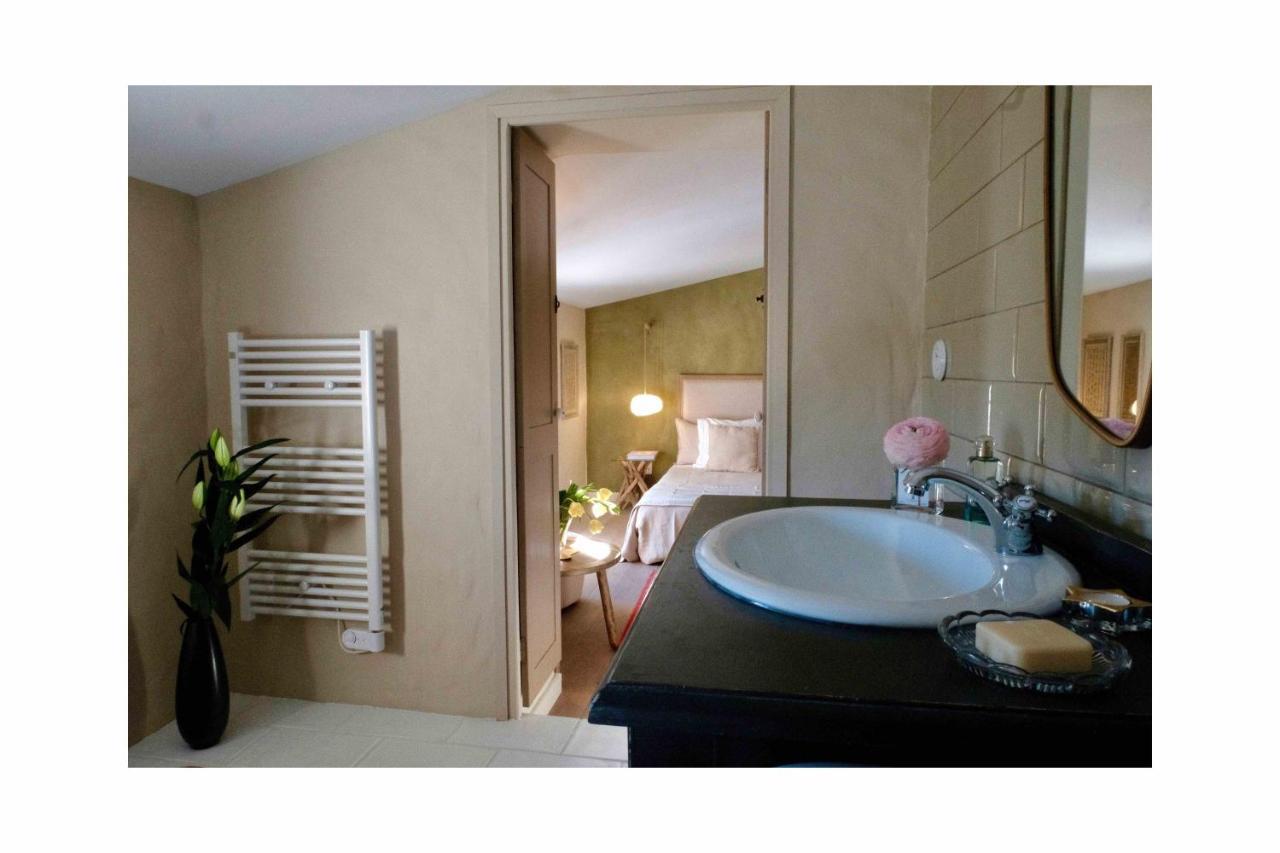 Les Jardins De Sitaara Bed & Breakfast Cucuron Exterior photo