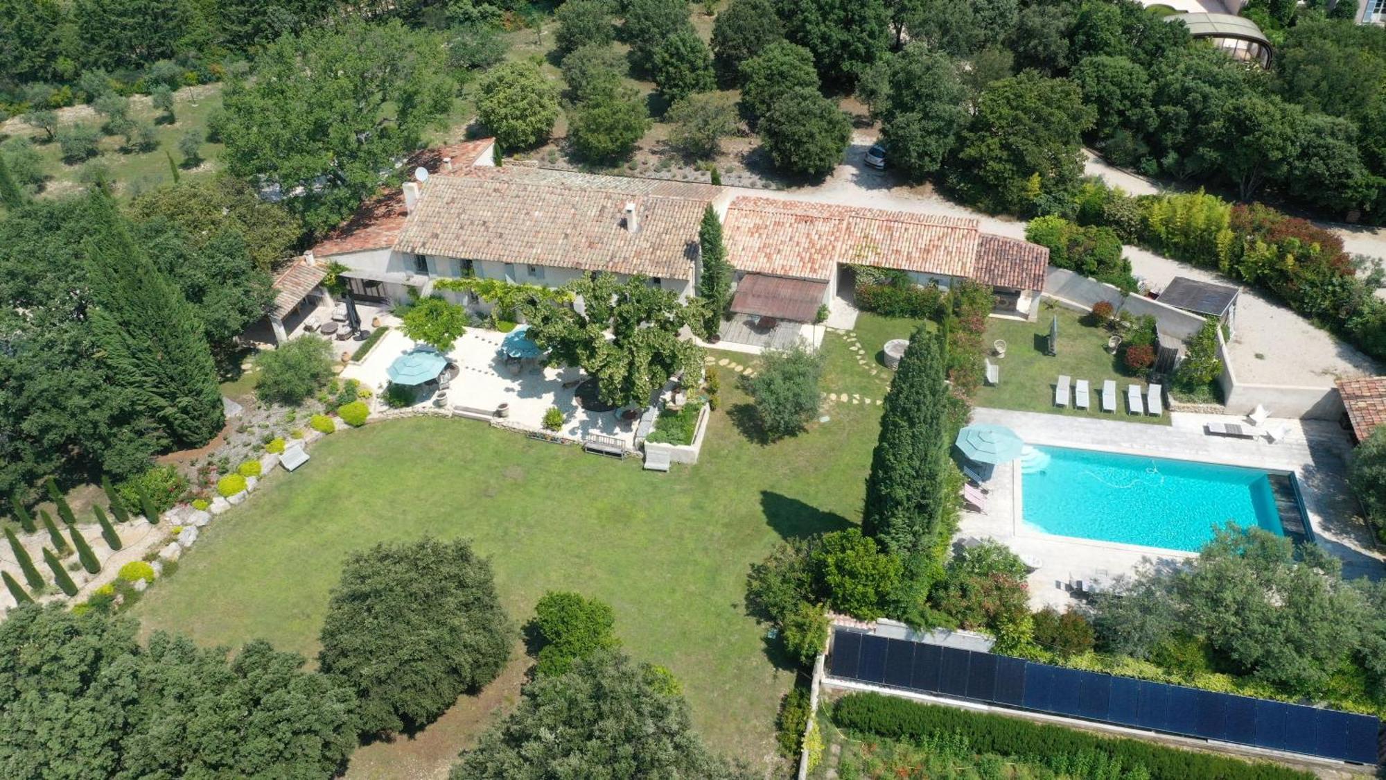 Les Jardins De Sitaara Bed & Breakfast Cucuron Exterior photo