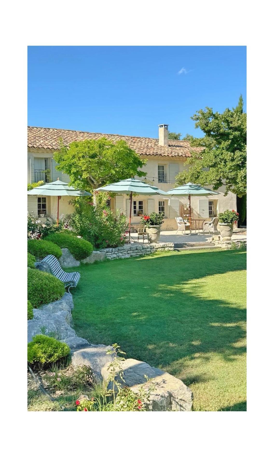 Les Jardins De Sitaara Bed & Breakfast Cucuron Exterior photo